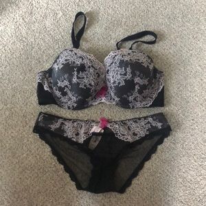 Bra and panty set